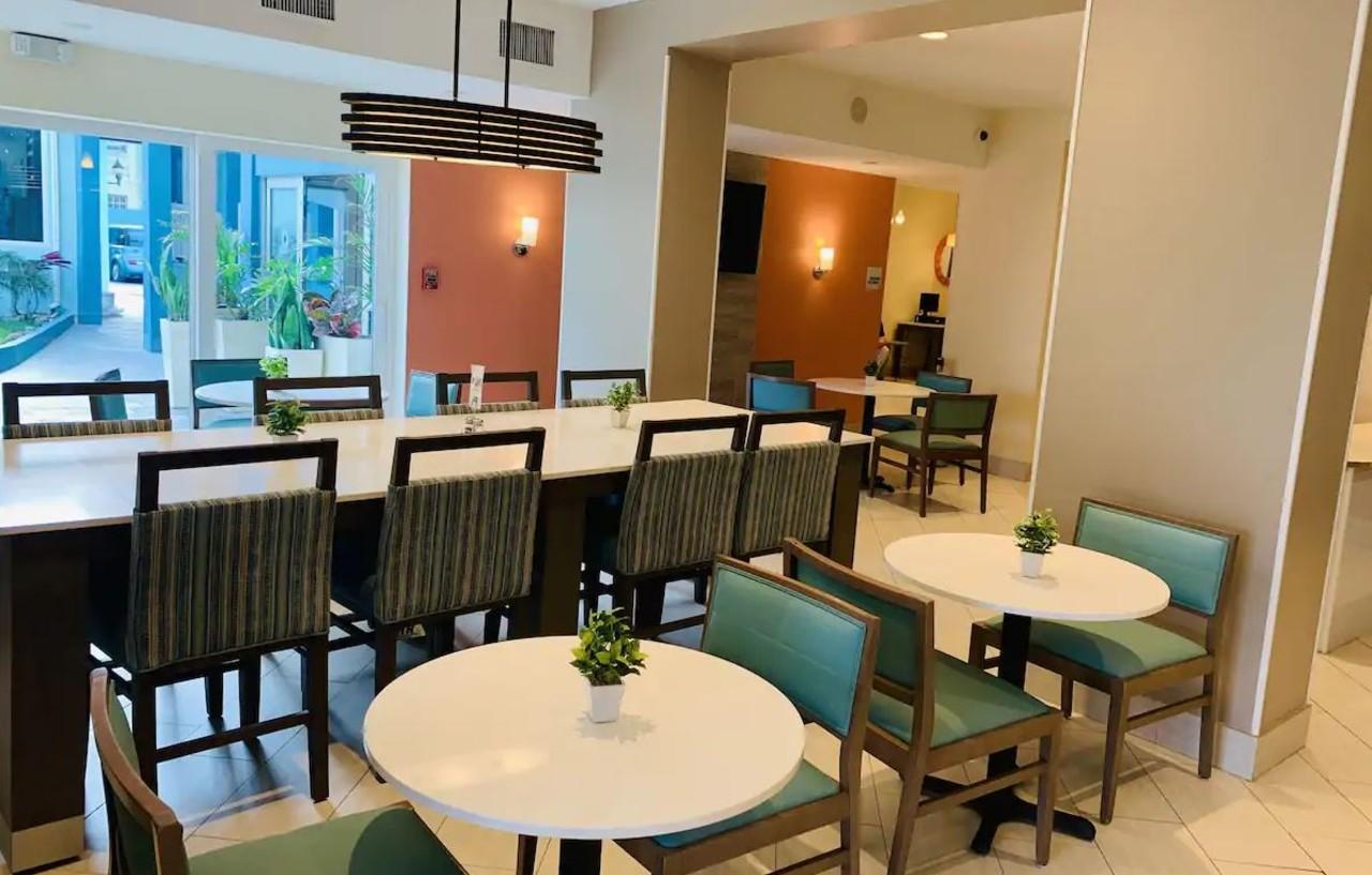 Holiday Inn Express & Suites Nassau By Ihg Экстерьер фото