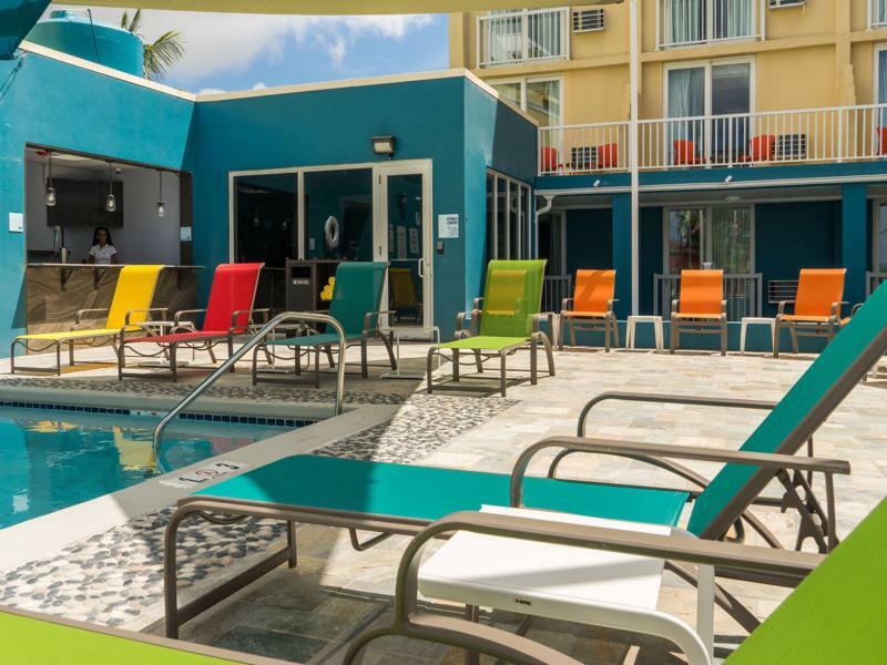 Holiday Inn Express & Suites Nassau By Ihg Экстерьер фото